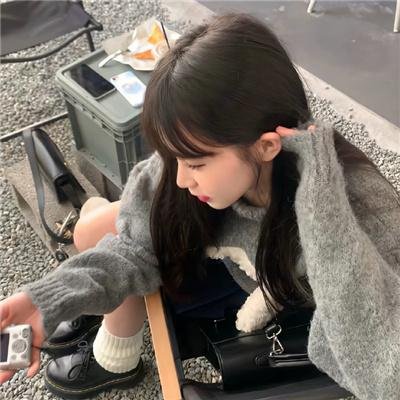 三块广告牌